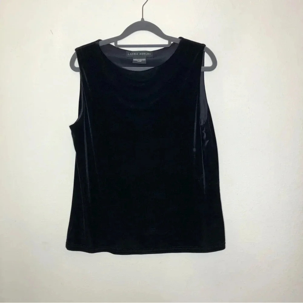 Laura Ashley Black Velvet Sleeveless Blouse Size Large